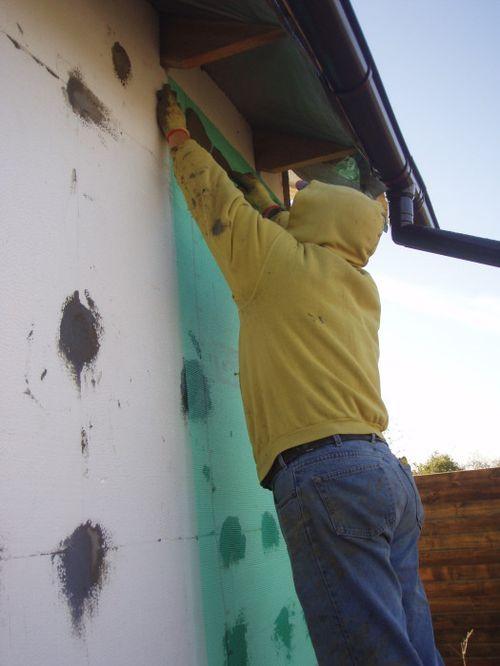 На какой клей клеить армирующую сетку. Как выбрать клей для фасадной сетки при ремонте