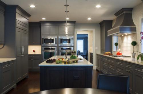 Кухня в серых тонах с яркими акцентами. Оформление кухни в серых тонах: 10 советов дизайнеров