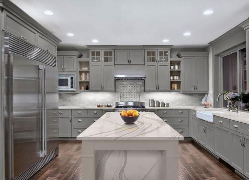 Белая кухня с белой столешницей и белым фартуком. Какой фартук лучше выбрать для белой кухни: 30 вариантов с фото 29 Белая кухня с белой столешницей и белым фартуком. Какой фартук лучше выбрать для белой кухни: 30 вариантов с фото 29