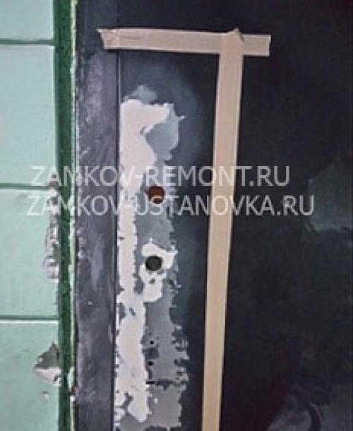 Ремонт металлических дверей в квартире. Как выбрать теплоизоляцию новой входной двери 01