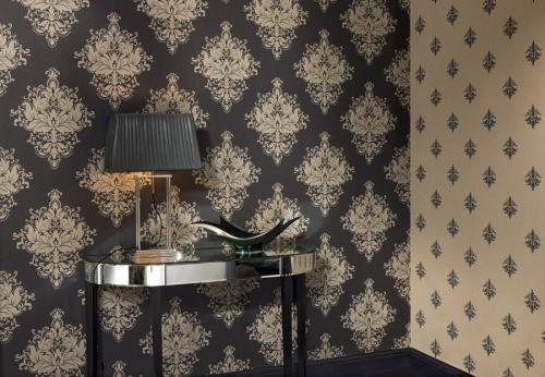 Обои из флизелина свойства. Флизелиновые обои – особенности выбора и рекомендации, как клеить правильно полусинтетические обои