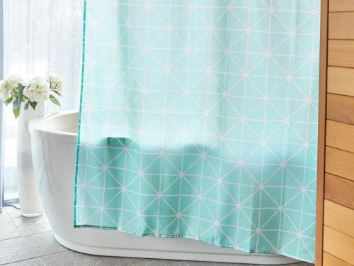 Что должно быть в ванной комнате из принадлежностей. Аксессуары для ванной комнаты: полный список всех вариантов. Примеры размещения и дизайна (100 фото)