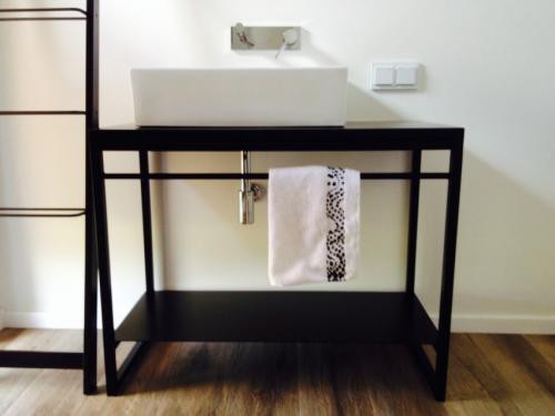 Деревянные полки в ванную. Полка для ванной своими руками — мастер-класс изготовления стильной и оригинальной полки (110 фото)