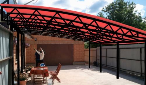 Строительство навеса из поликарбоната своими руками: простой способ защитить дом от непогоды 06