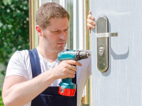 Как поменять личинку в замке входной двери самостоятельно если нет ключа. Как заменить личинку замка входной двери без ключа