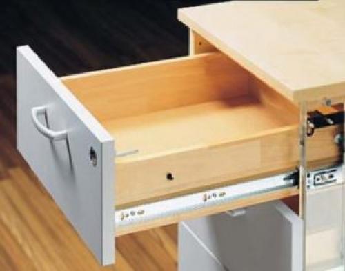Как снять кухонные ящики с направителей. Как вытащить ящик из шкафа на телескопических направляющих — описание рабочего процесса и основные особенности этого типа фурнитуры