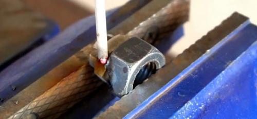 Приспособление для заточки сверл из гайки своими руками чертежи. Способ №1 – приспособа из металла