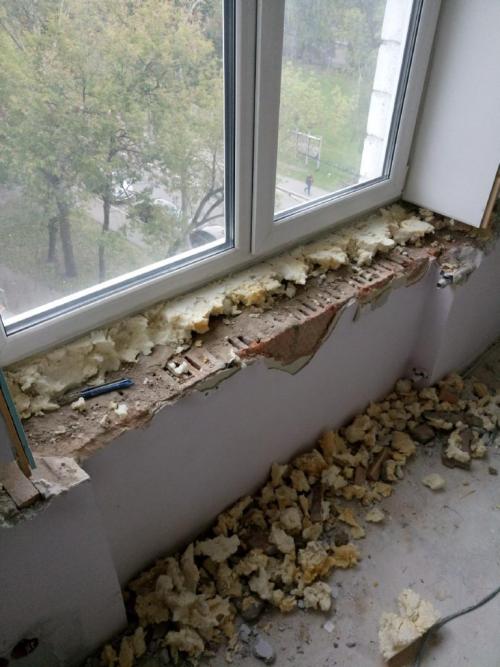 Устанавливаем пластиковый подоконник. Подготовка