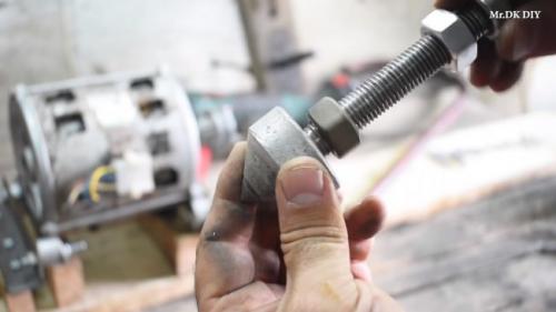 Как сделать токарный станок по дереву своими руками. Конструкционная особенность 34