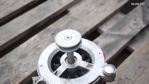 Как сделать токарный станок по дереву своими руками. Конструкционная особенность 21