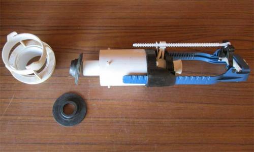 Как настроить слив унитаза с двумя кнопками. Установка механизма слива унитаза, устанавливаем бачок своими руками