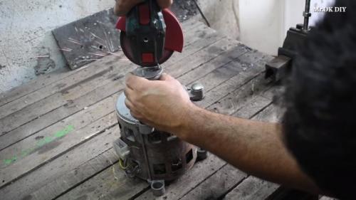 Как сделать токарный станок по дереву своими руками. Конструкционная особенность 24