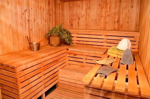 Как крепить полок в бане к каркасу. Делаем правильный полок для бани из дерева