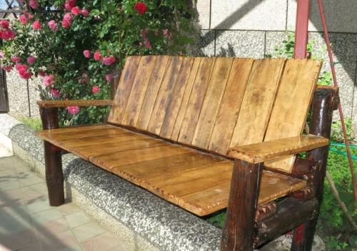 Как сделать садовую скамейку своими руками из дерева со спинкой. Лавочка своими руками: простые и сложные конструкции для новичков и профессионалов (150 фото-идей)