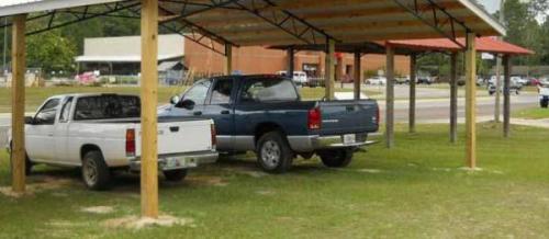 Какие особенности следует учитывать при изготовлении навеса из поликарбоната. Преимущества навесов