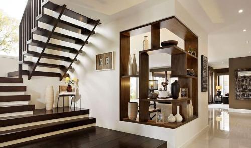 Лестница на второй этаж. Маршевые лестницы