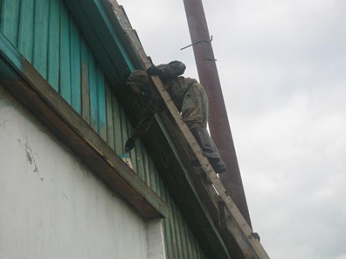 Как покрасить фронтон дома, как достать. Особенности покраски фронтона частного дома