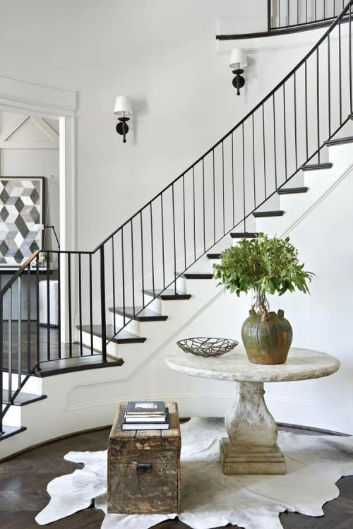 Лестница на второй этаж. Маршевые лестницы