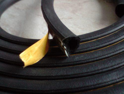 Уплотнитель для деревянных дверей. Какие бывают