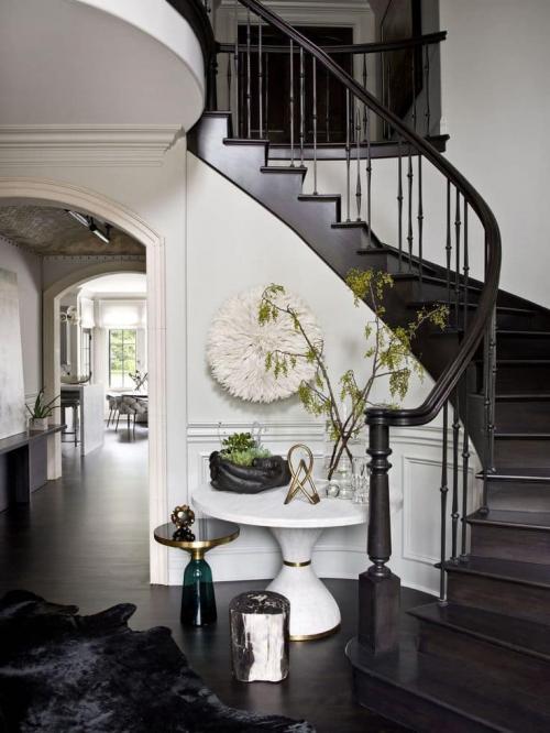 Лестница на второй этаж. Маршевые лестницы