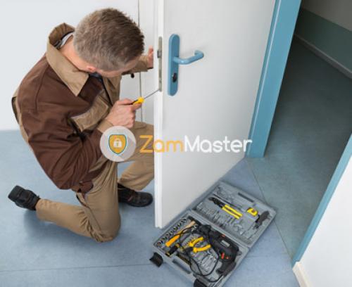 Замена врезного замка в металлическую дверь. Замена замков с выездом мастера