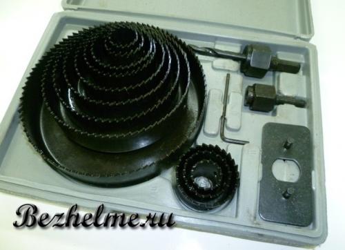 Как рассверлить отверстие в дереве большого диаметра. Задача — просверлить большое отверстие в дереве. Решение — коронки по дереву.