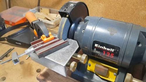 Заточка сверл приспособление своими руками. Как заточить сверла своими руками | Делаем и затачиваем все виды сверл в домашних условиях