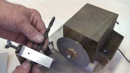 Заточка сверл приспособление своими руками. Как заточить сверла своими руками | Делаем и затачиваем все виды сверл в домашних условиях