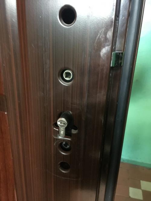 Как заменить сувальдный замок в металлической двери. Инструменты и подготовка