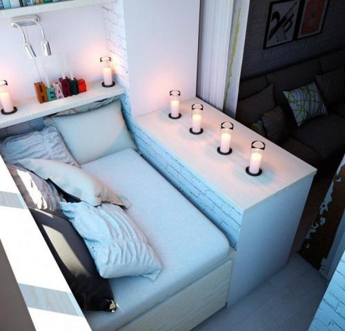 Бескаркасный диван на балкон. Какой должна быть обивка для балконного дивана