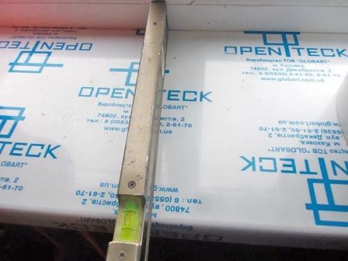 Как правильно подготовить окно ПВХ к установке пластикового подоконника. Установка подоконной доски по уровню