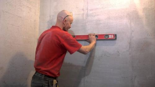 Подготовка стен под плитку в ванной своими руками. Выровняйте стен по маякам