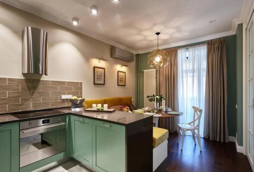 Как выбрать тюль на кухню с балконной дверью. Что учесть, выбирая шторы на кухню с балконом 17