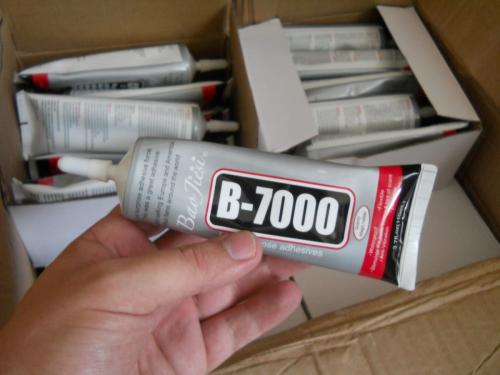 Какие инструменты и материалы необходимы для клеивания виниловых обоев на бумажной основе