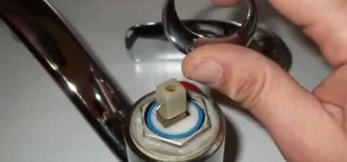 Картридж в смесителе, что это. Замена картриджа в смесителе на кухне и ванной