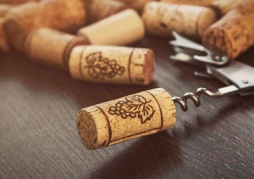 Как повесить картину без гвоздей на обои. Простые способы