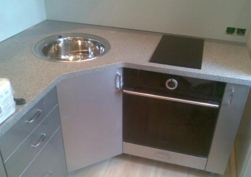 Габариты углового кухонного шкафа. Фото примеры современных угловых кухонных шкафов