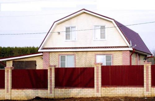 Оптимальная планировка одноэтажного дома. Одноэтажный дом 10 на 10 метров с мансардой: планировка с расширением вверх