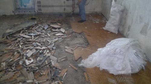 Снятие напольного покрытия. Демонтаж паркета в квартире