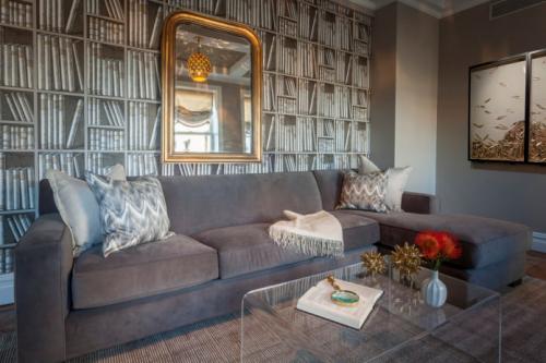 Темные обои в гостиной. Благородство комбинирования 12