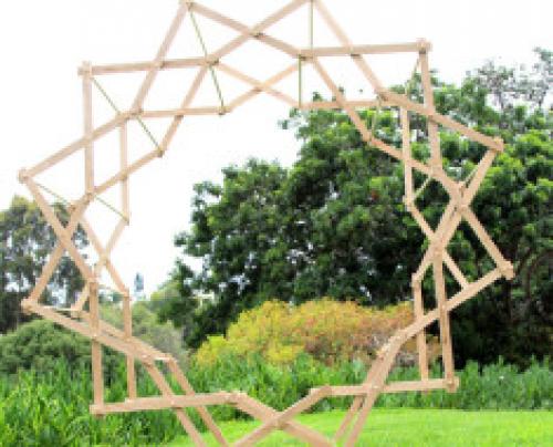 Чем покрасить дерево, чтобы была видна структура. 