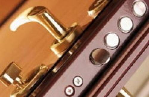 Ремонт дверного замка с защелкой. Сломалась защелка на входной двери —, что делать?