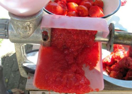 Томатный сок через соковыжималку в домашних условиях рецепт на зиму. Густой томатный сок через мясорубку