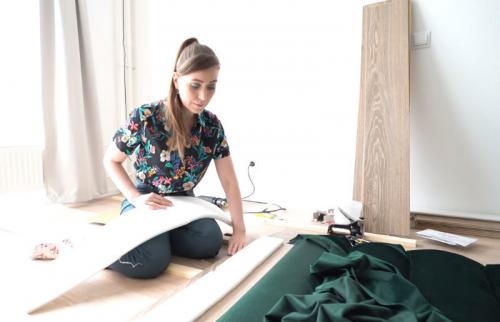 Чехол на изголовье кровати своими руками. Супер-бюджетное, стильное и мягкое изголовье для кровати — по силам каждому