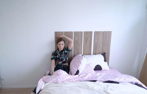 Чехол на изголовье кровати своими руками. Супер-бюджетное, стильное и мягкое изголовье для кровати — по силам каждому