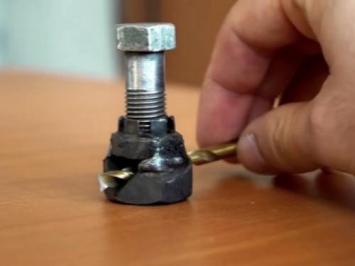 Приспособление для заточки сверл по металлу своими руками. Приспособление для заточки сверл своими руками: 2 варианта 23