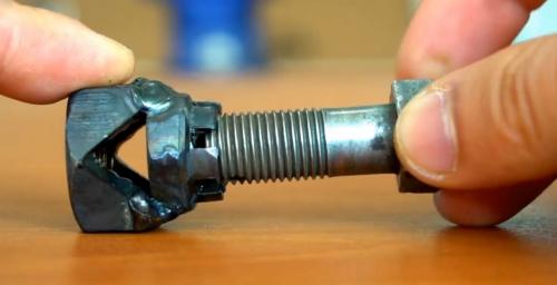 Приспособление для заточки сверл по металлу своими руками. Приспособление для заточки сверл своими руками: 2 варианта