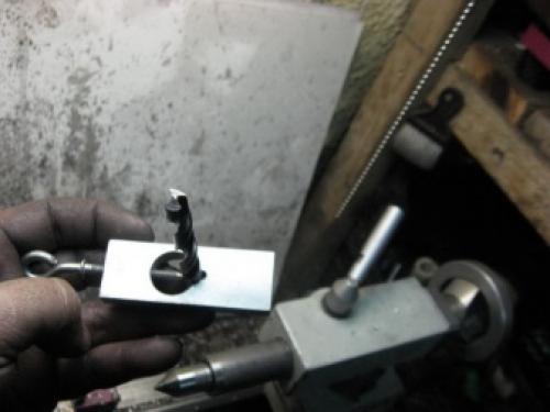 Приспособление для заточки сверл по металлу своими руками. Приспособление для заточки сверл своими руками: 2 варианта 24