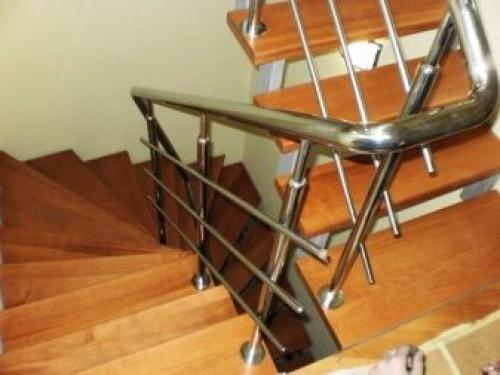 Установка перил из нержавеющей стали. Особенности 01