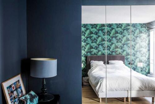 Синие обои в интерьере. Синие обои — 121 фото применения в интерьере и дизайне современных квартир, домов и офисов